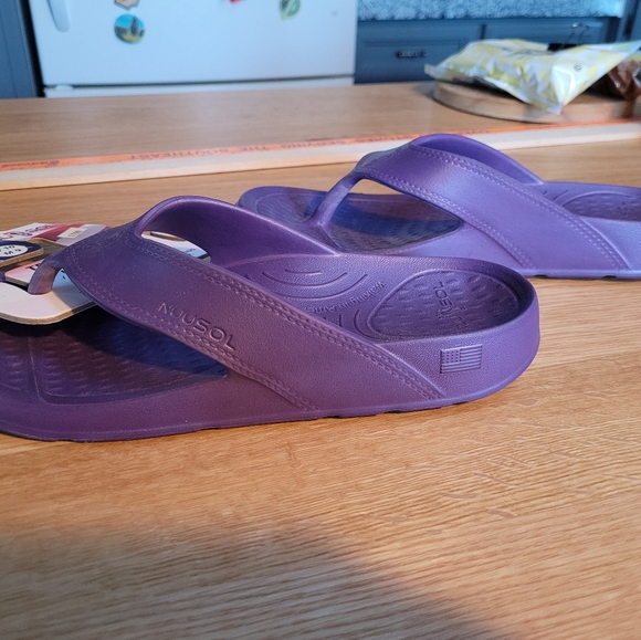 Sandles - Picture 3 of 5